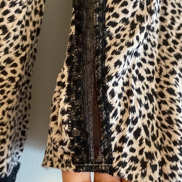 Victoria's Secret Leopard Print & Black Lace Button Up Modal Pajama Top Sz M - Picture 7 of 7